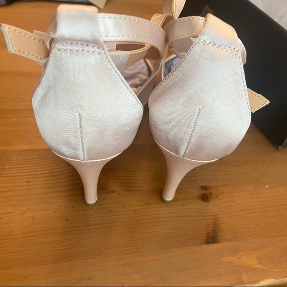 Mysoft NWT Women's Peep Toe High Heel Sandals Pumps Crisscross Strappy Elegant - Picture 6 of 8